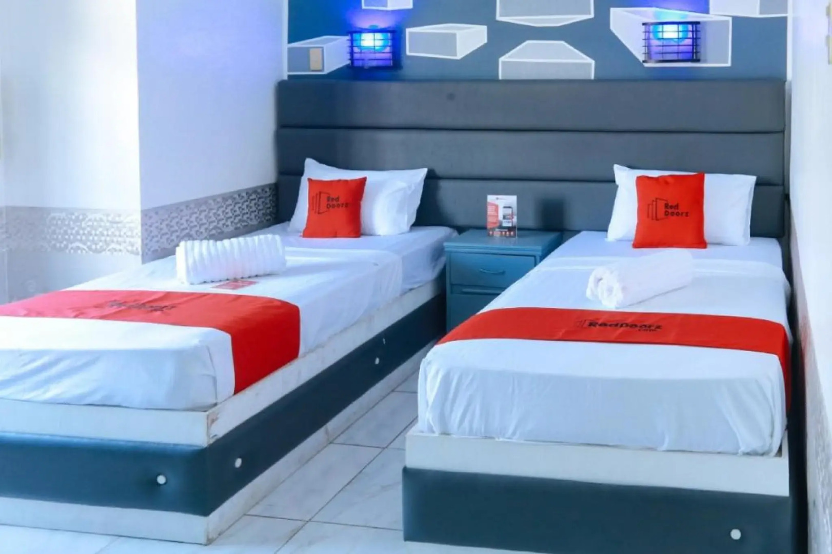 RedDoorz Plus @ Castle Chateau Iloilo