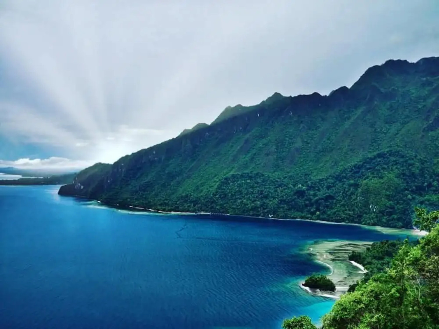 Nusa Nalan Beach Resort