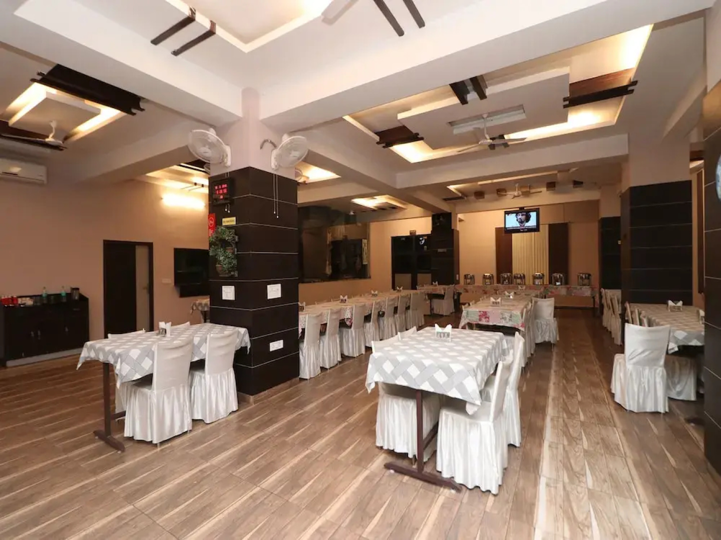 OYO 12520 Hotel Grand Tara