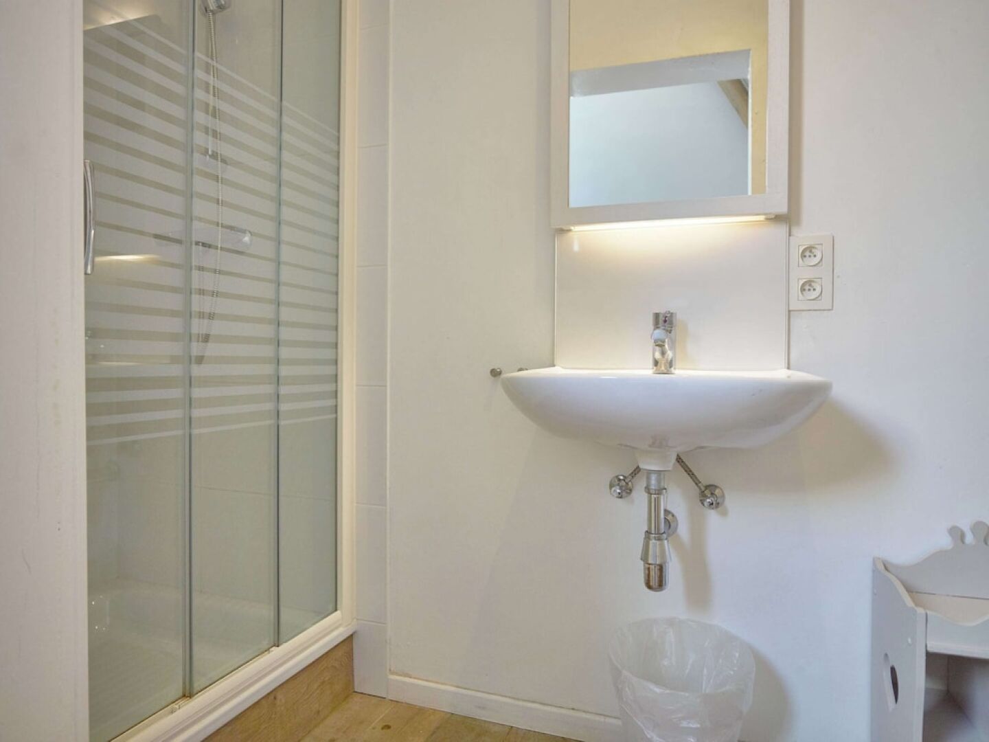 Diksmuide Mansion With Games