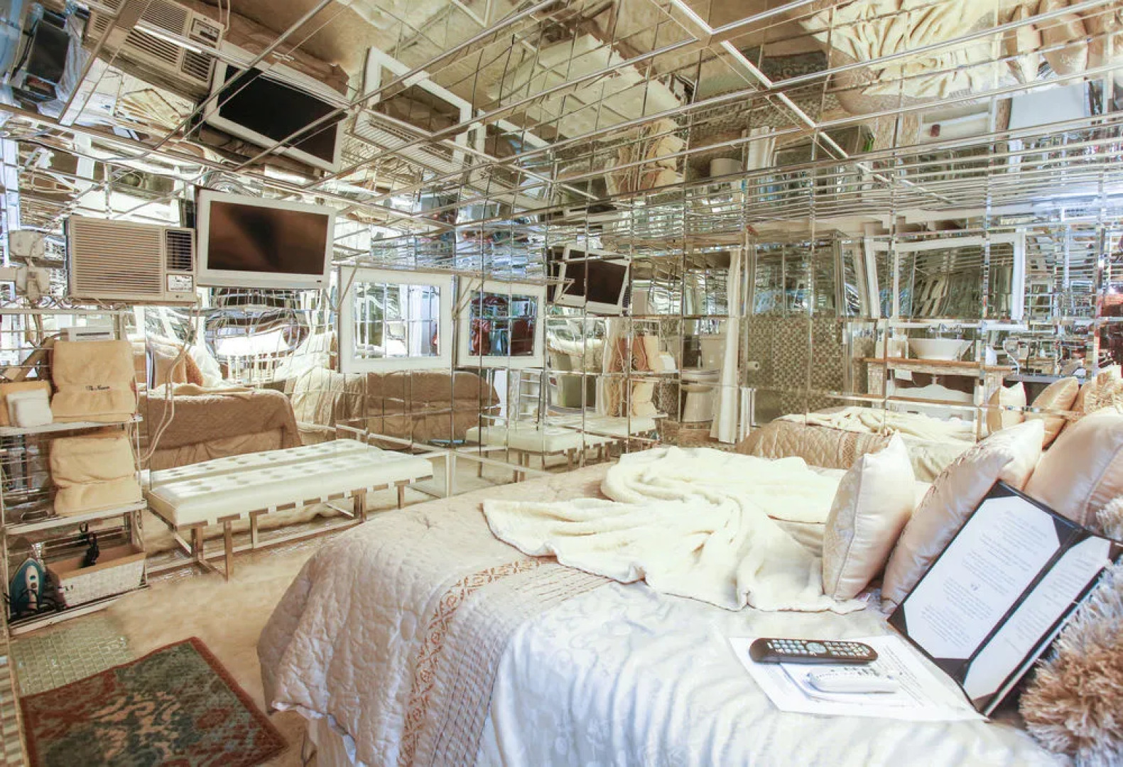 Fleur De Lis Mansion