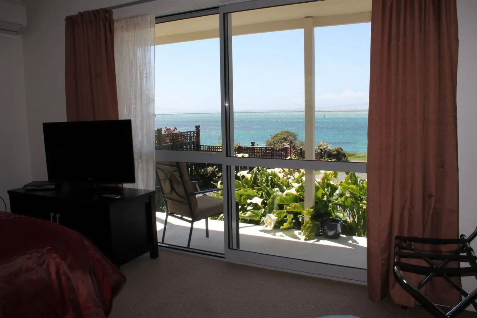 Bluff Ocean Vista Motel