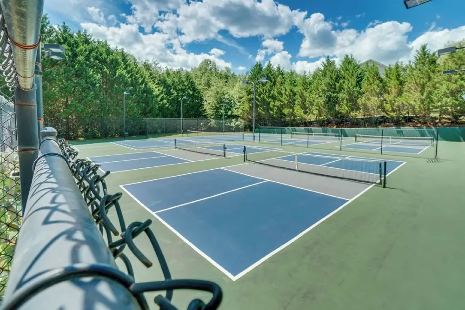 Hot Tub & EV Charger: Helen Getaway w/ Views!