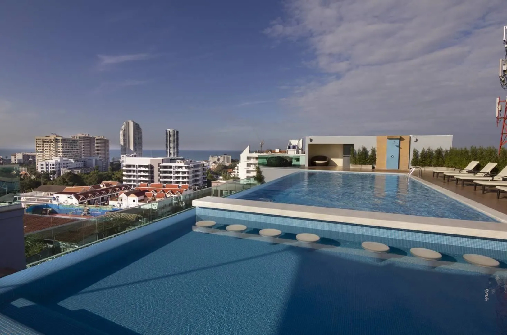 Unique Regency Hotel