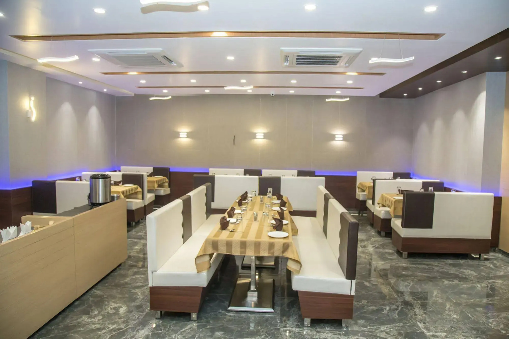 Hotel Orange International