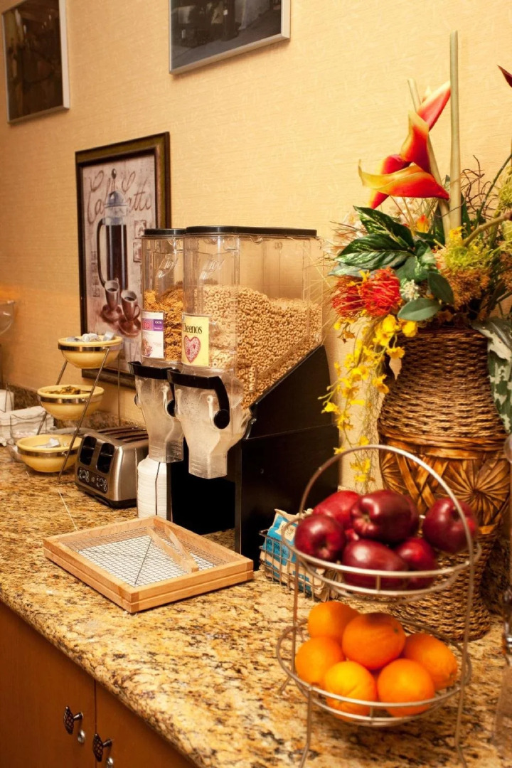 Red Lion Inn & Suites Cathedral City