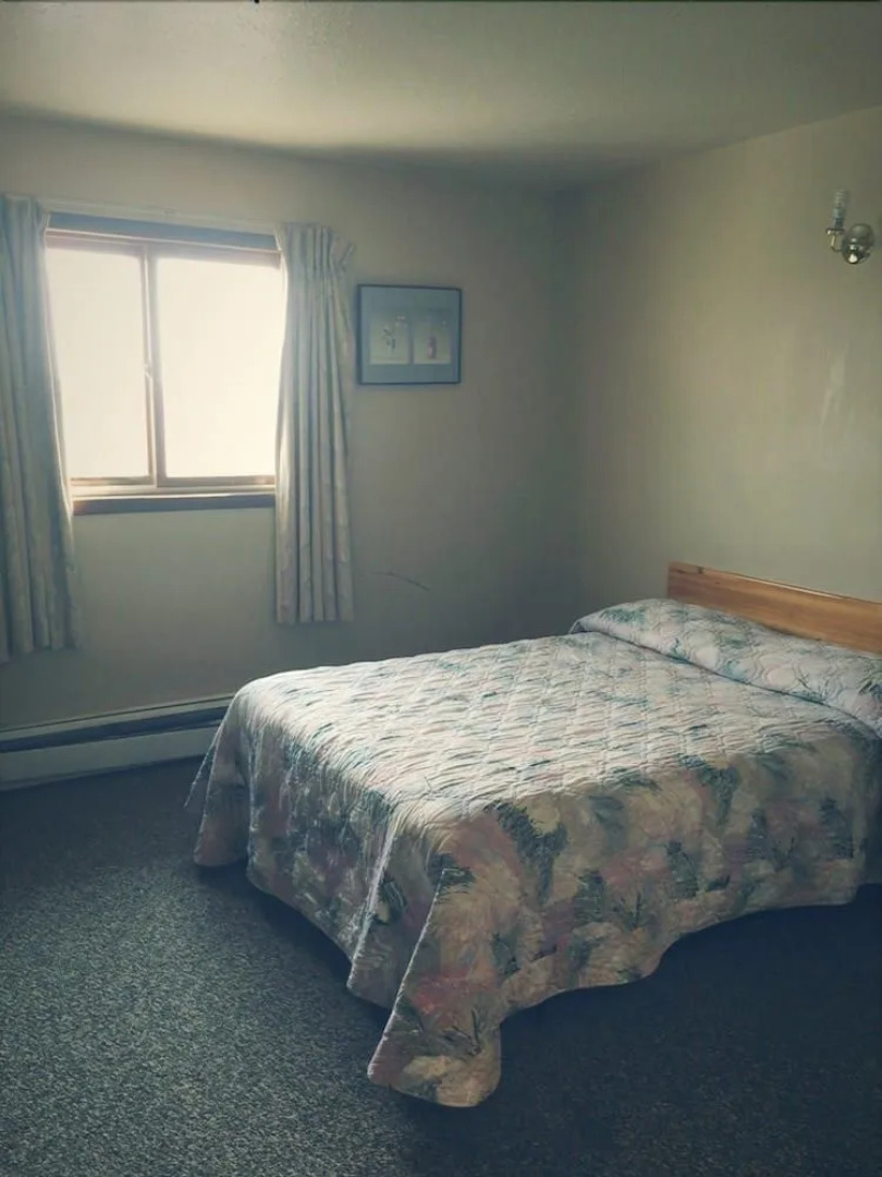 Wakiki Motel & Lounge