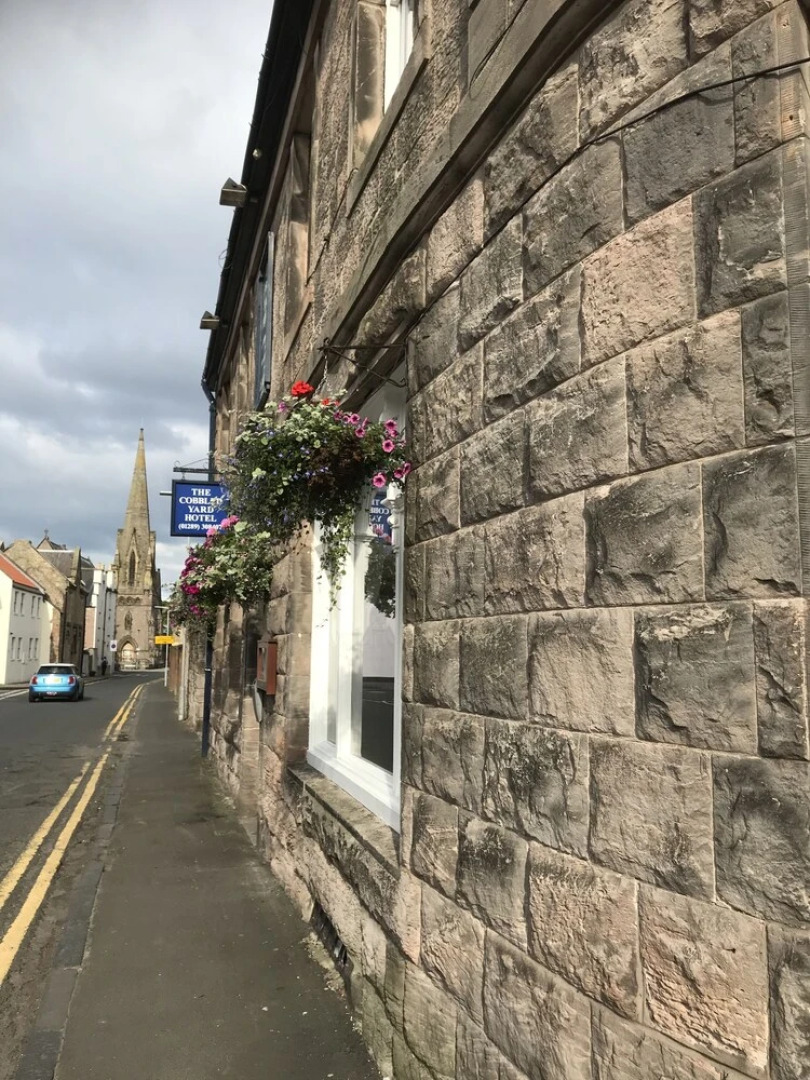 The Cobbled Yard Hotel