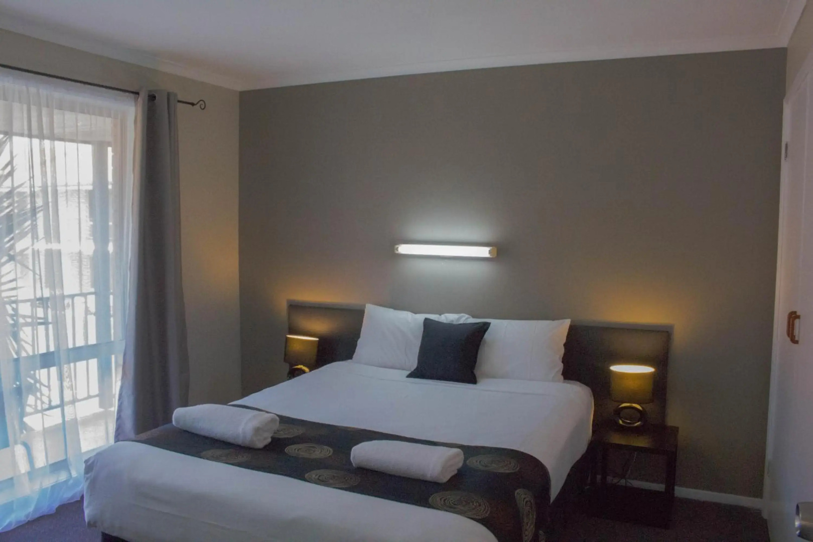 Blue Whale Motor Inn & Apartments