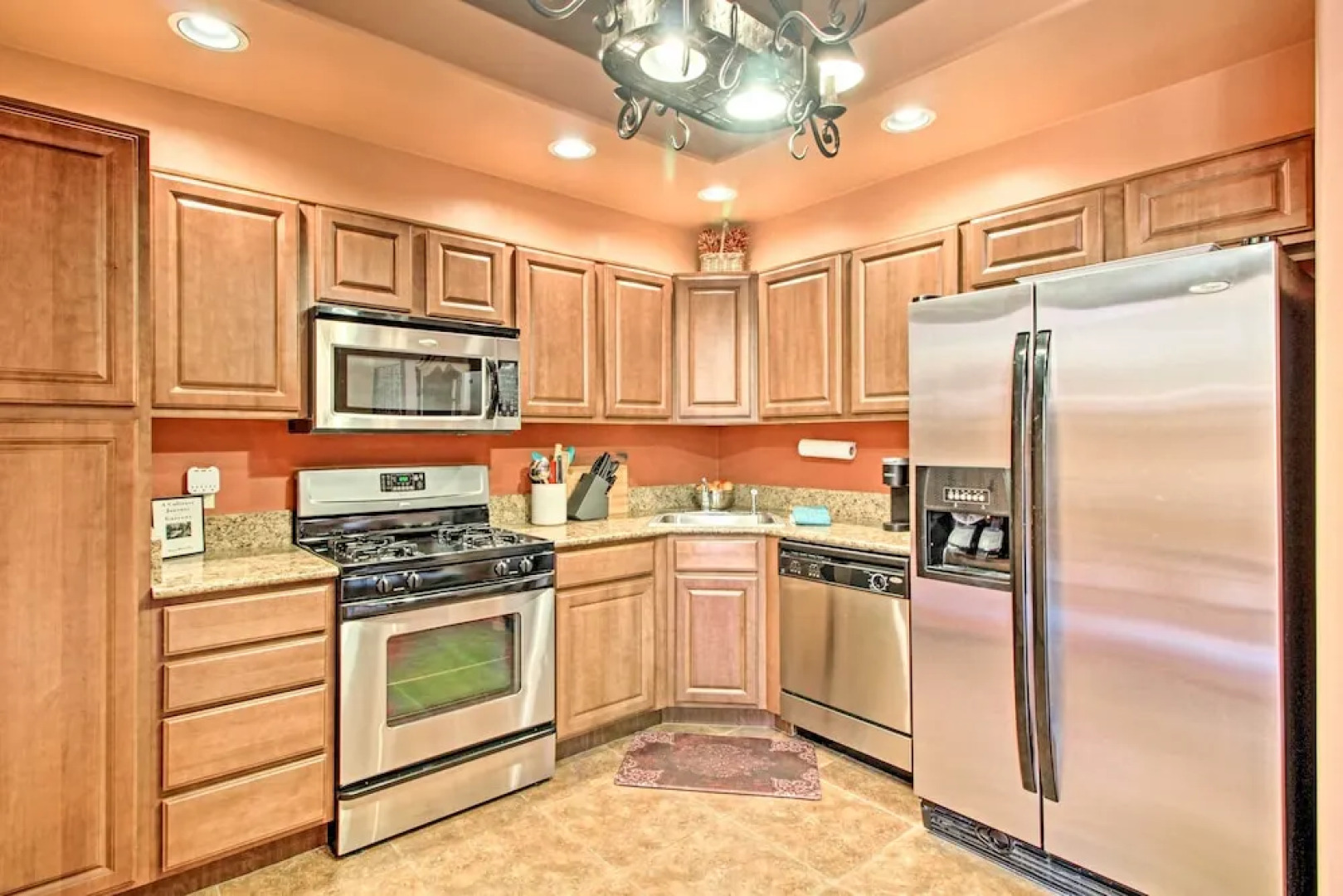 Adobe Escape w/ Outdoor Kitchen & Pool Access