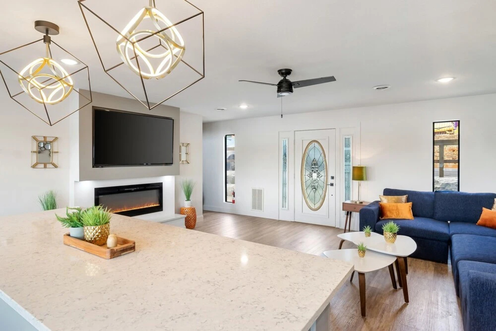 Luxury Lakehouse 4 Bedroom Home by Redawning