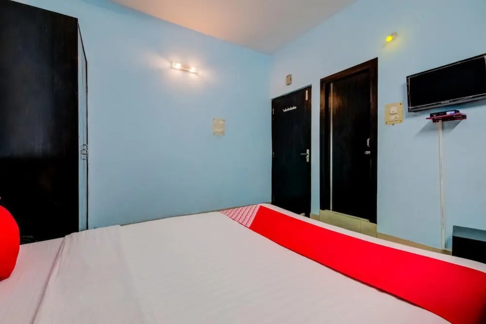 OYO Flagship 14008 Hotel The Avenue