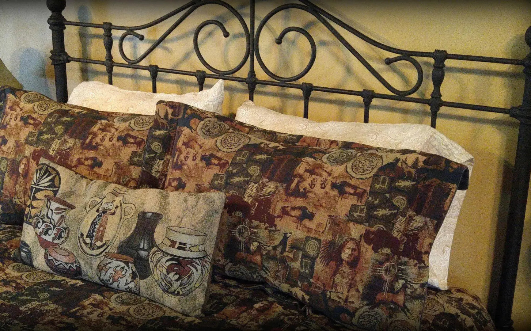 Adobe Inn at Cascade