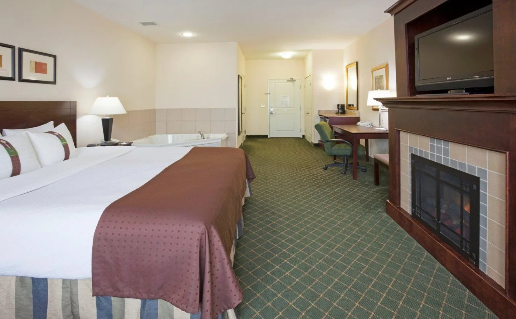Holiday Inn & Conference Center Marshfield by IHG