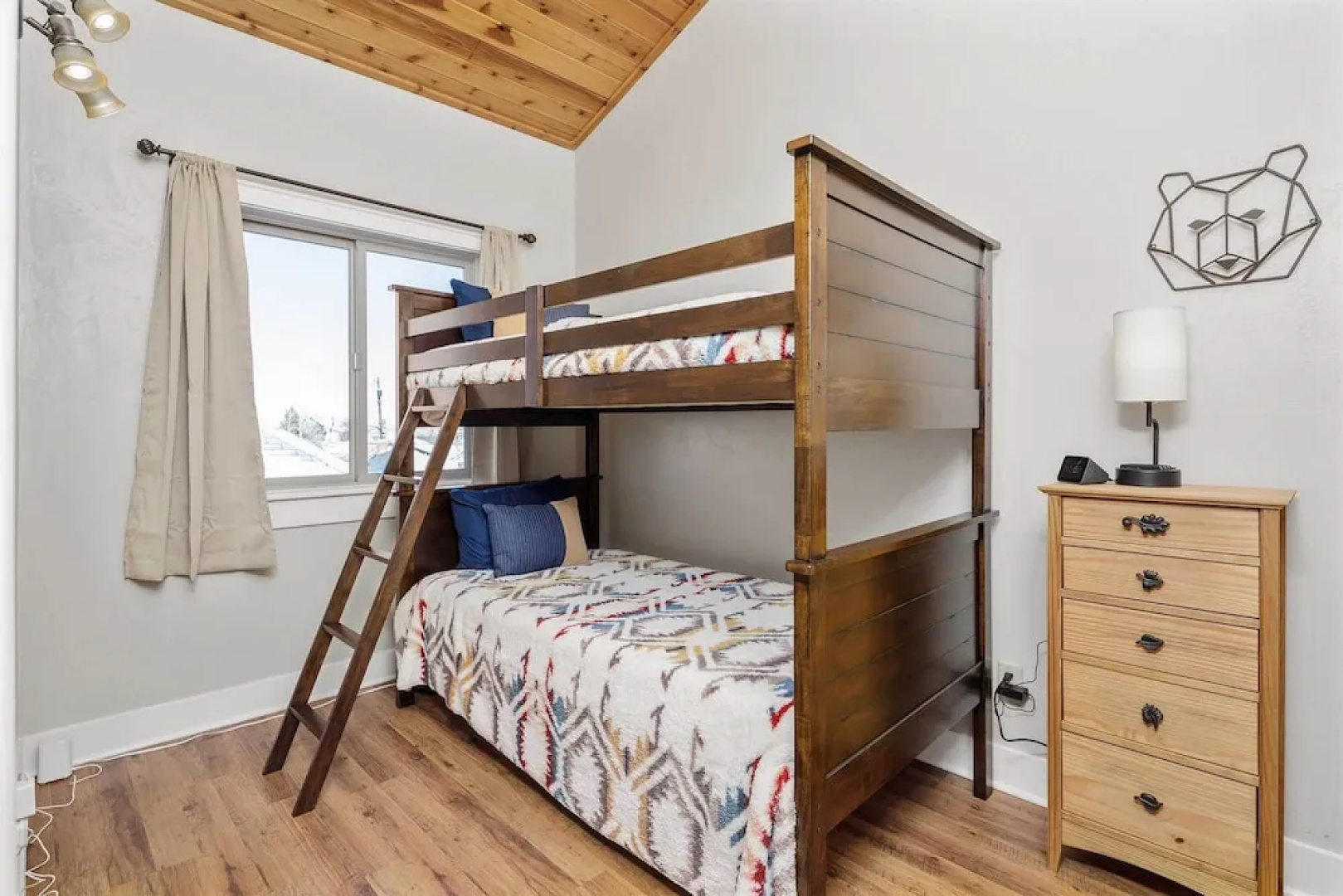 Modern Red Lodge Cabin - Walk to Broadway Ave