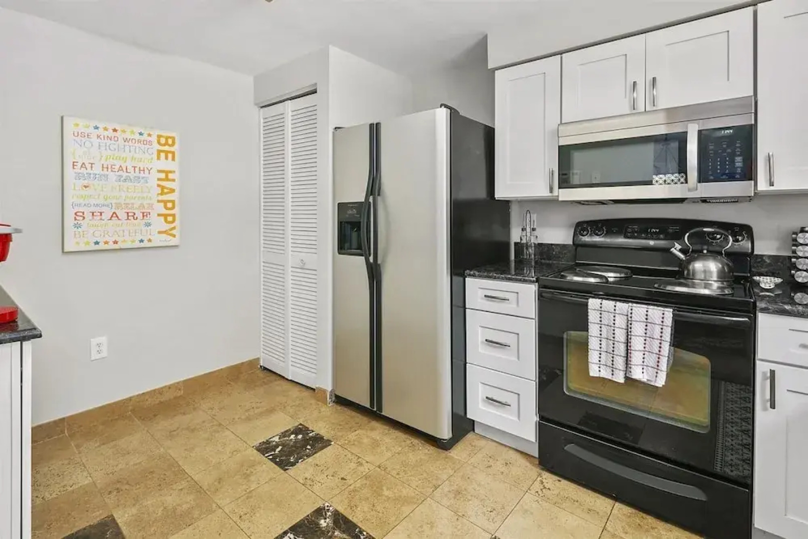 Top Rated Townhome - Our Reviews say it All. Large Discount During Pandemic. Self Checkin, Pet Friendly! Super-host Support