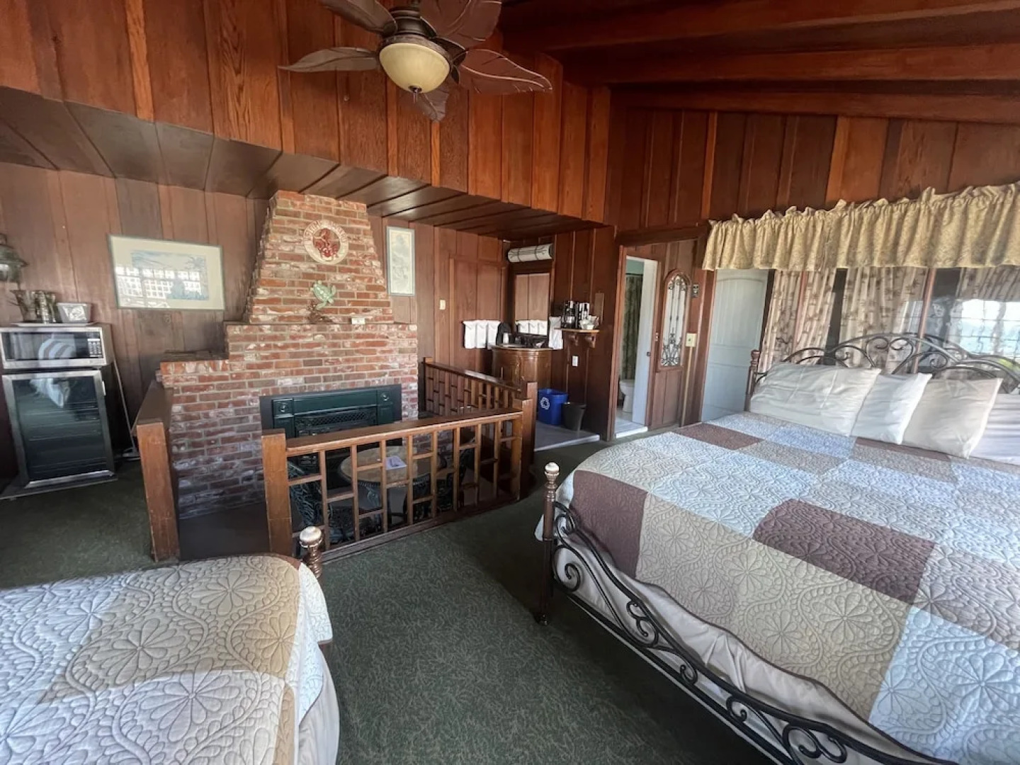 Edgewater Beach Motel