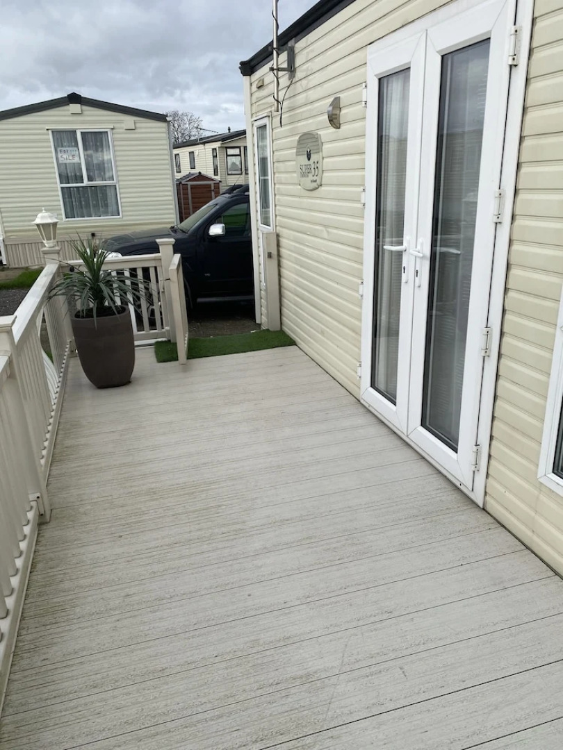 Stunning 2 Bedroom Static Caravan set in 60 Acres