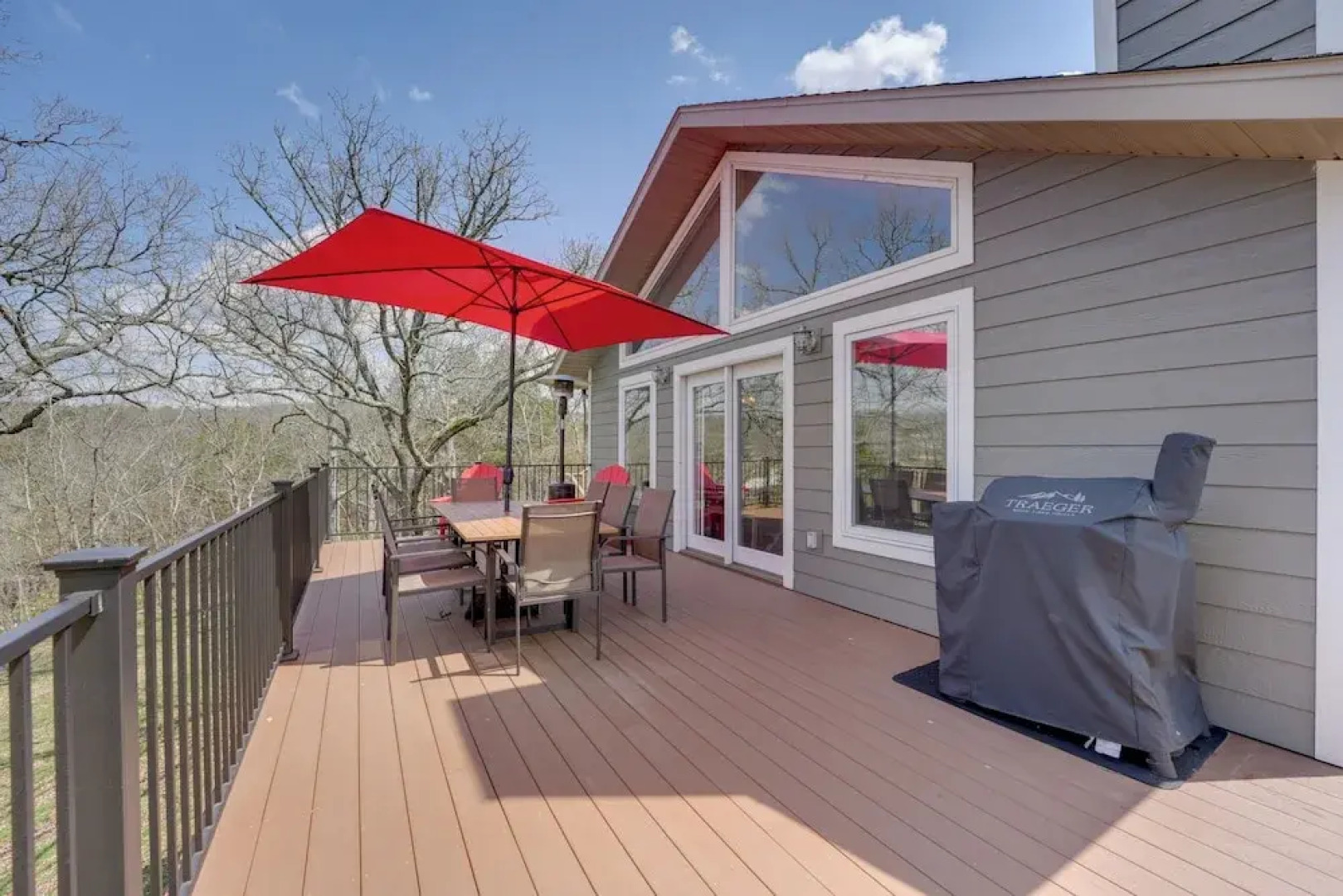 Reeds Spring Retreat w/ Lakeview Deck + Grill