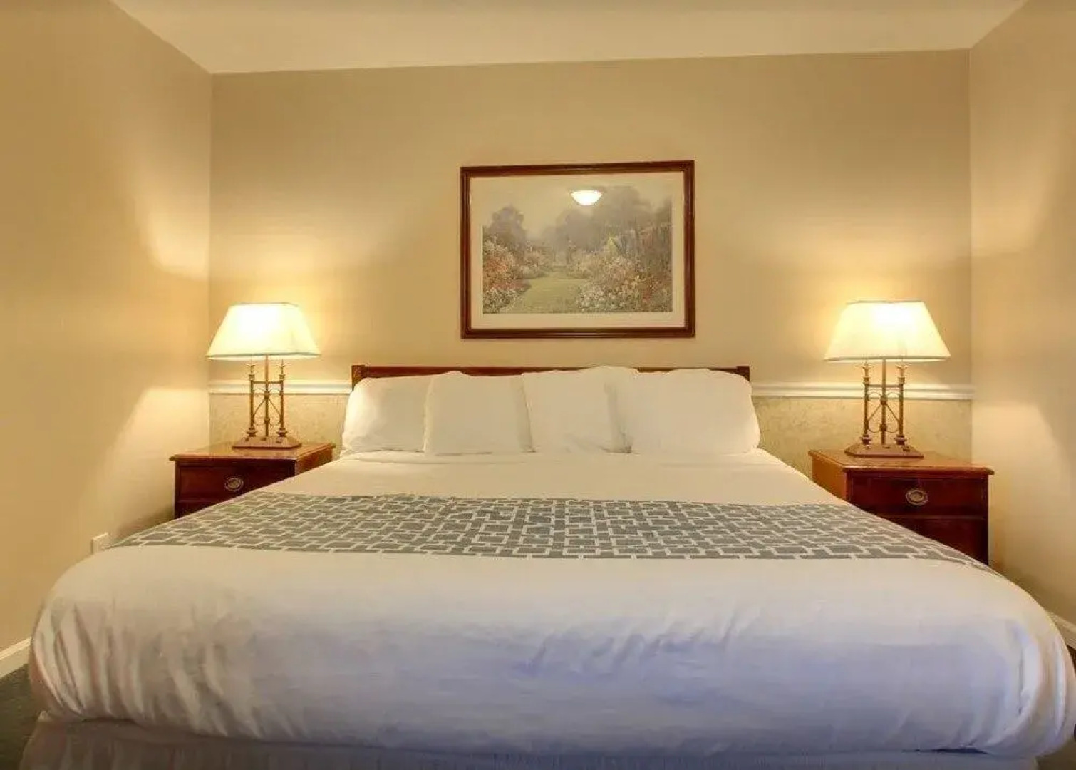 Rockford Alpine Inn and Suites