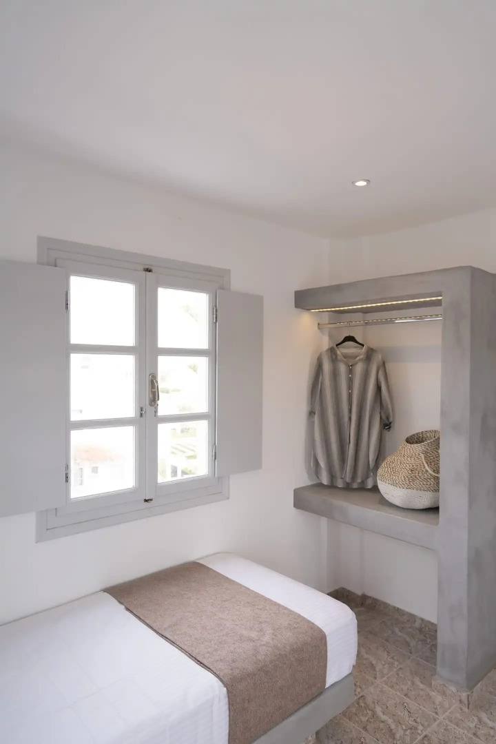 White Lily - Adults Only 16 plus