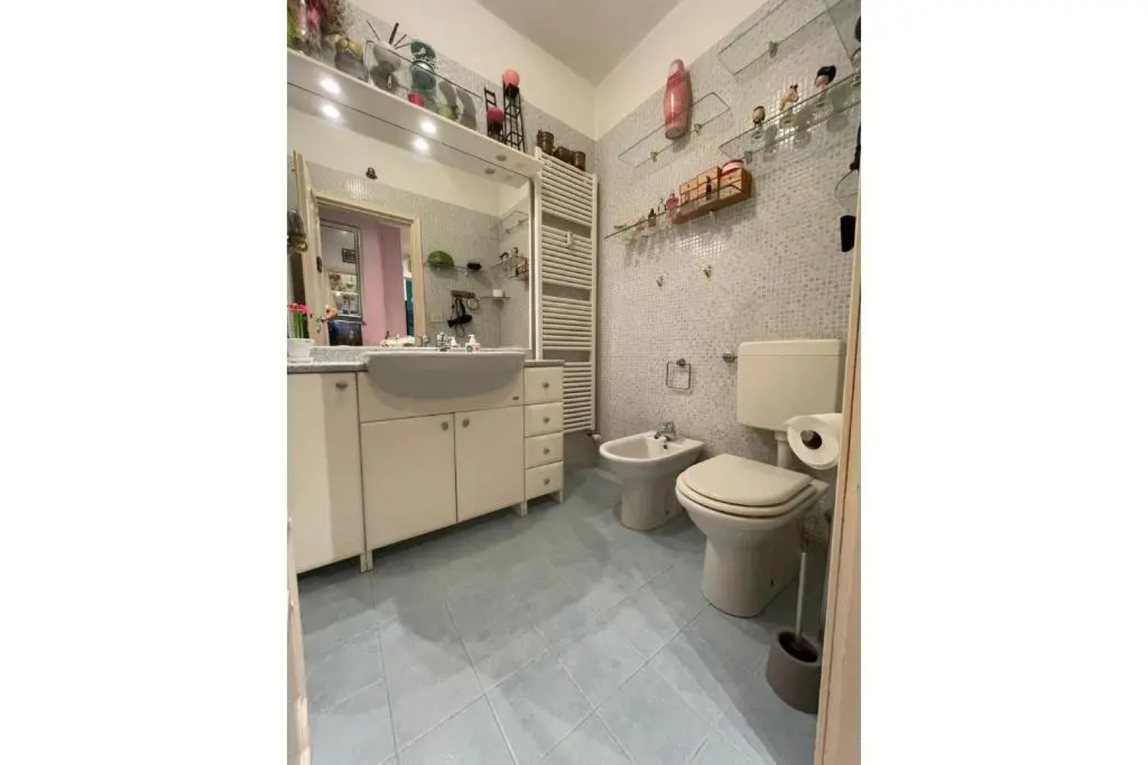 Toys With Garden and sea View