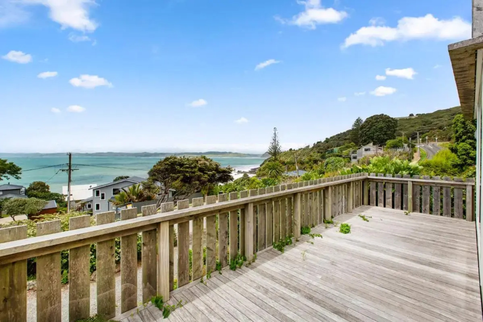 Surf Fortress - Raglan