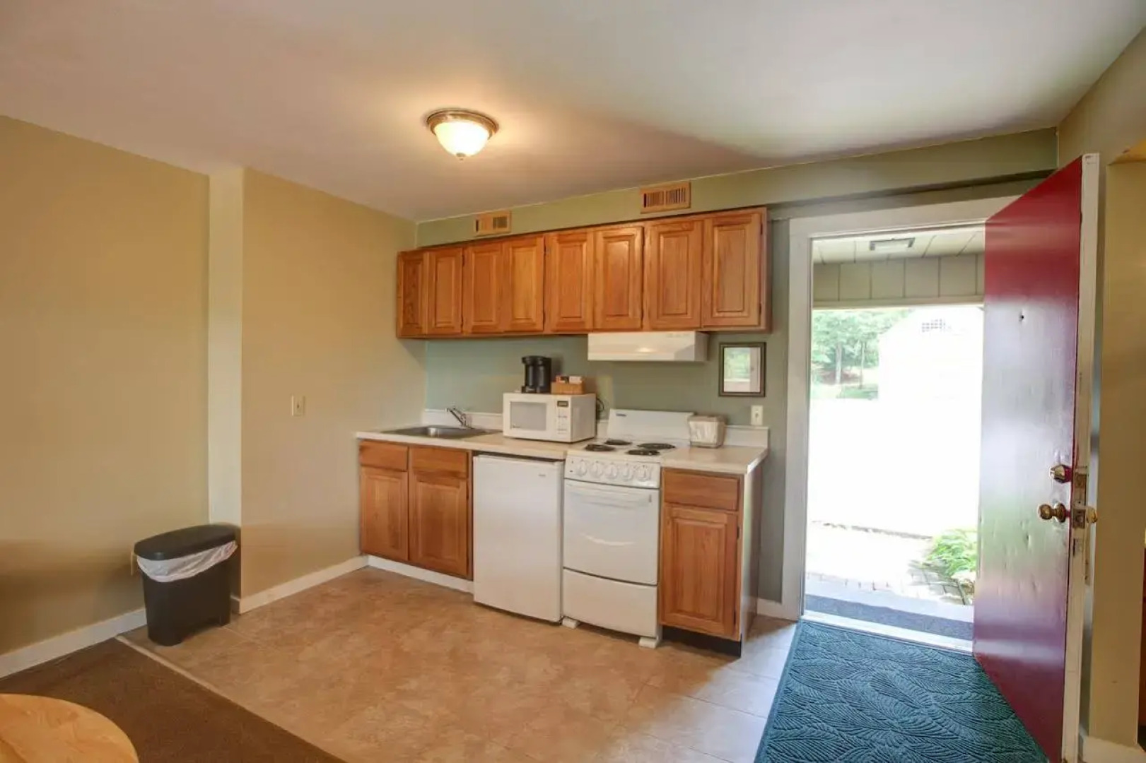 Hob Knob Inn, Bar & Lounge