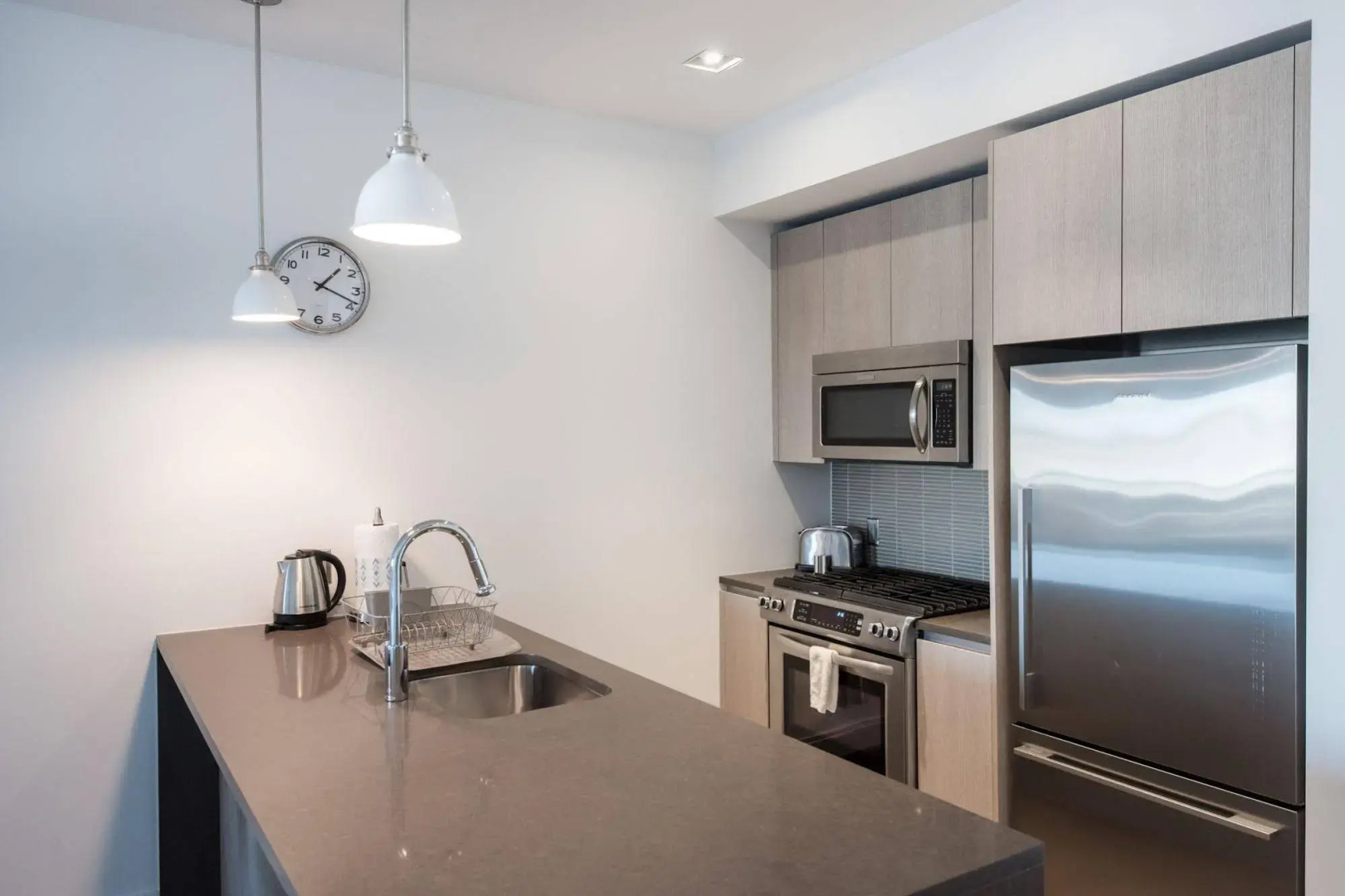 Dharma Home Suites JC at the Arts District