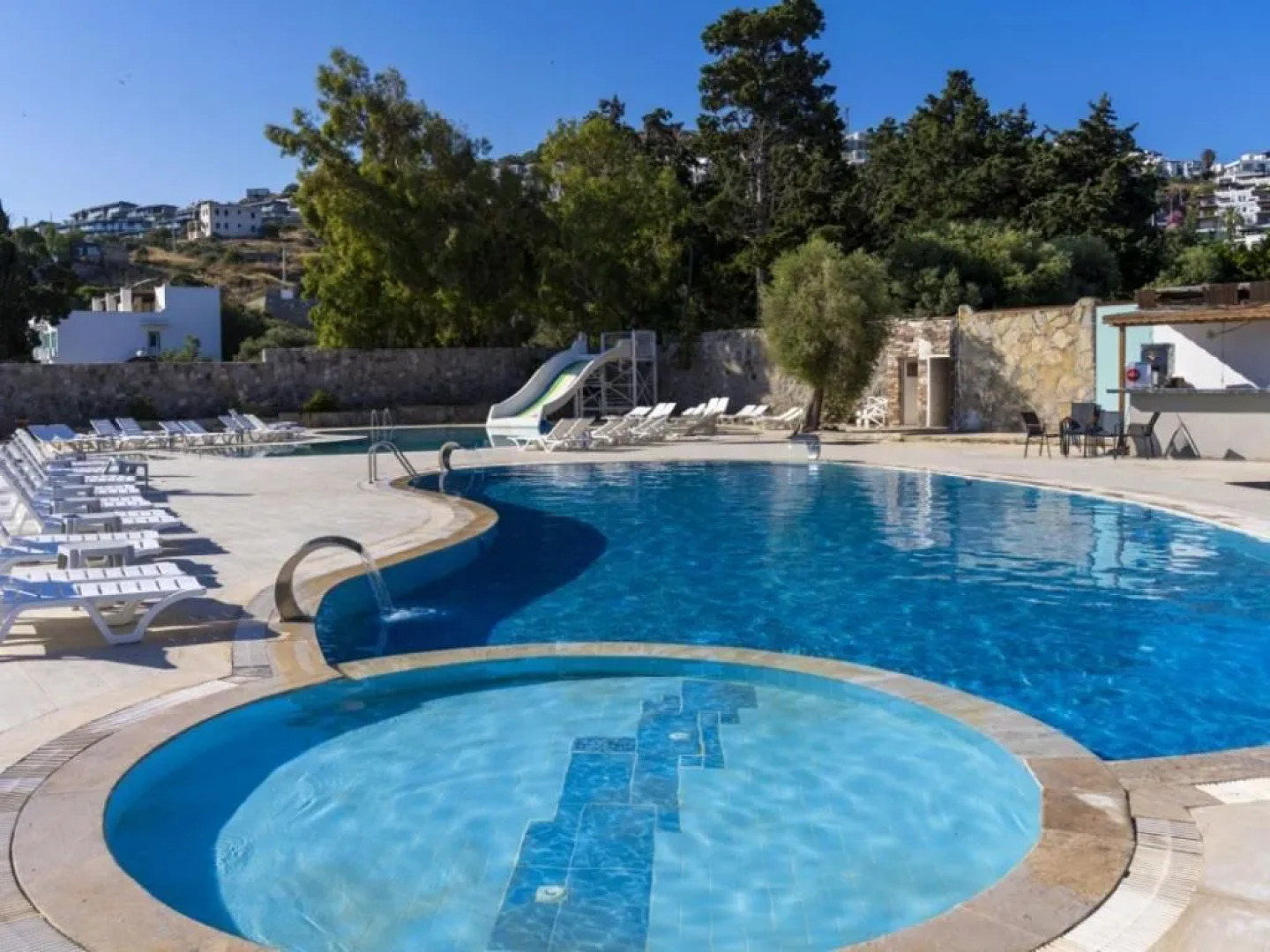 Sude Beach Resort Hotel