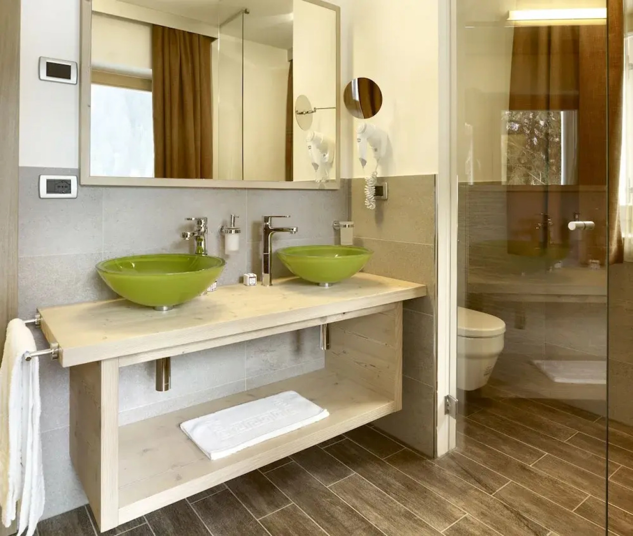 Color Home Suite Apartments