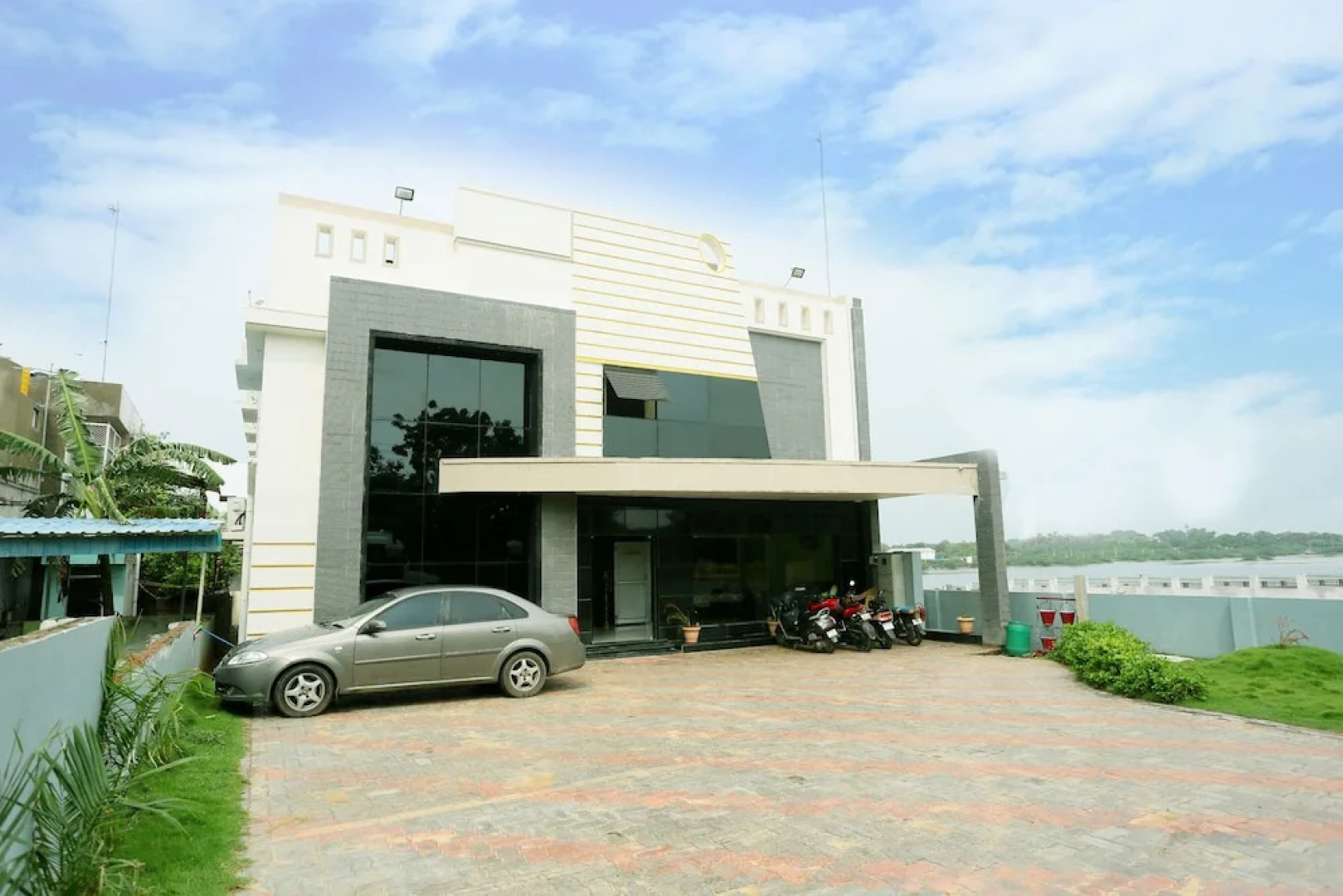 OYO 19821 Hotel Ram Leela