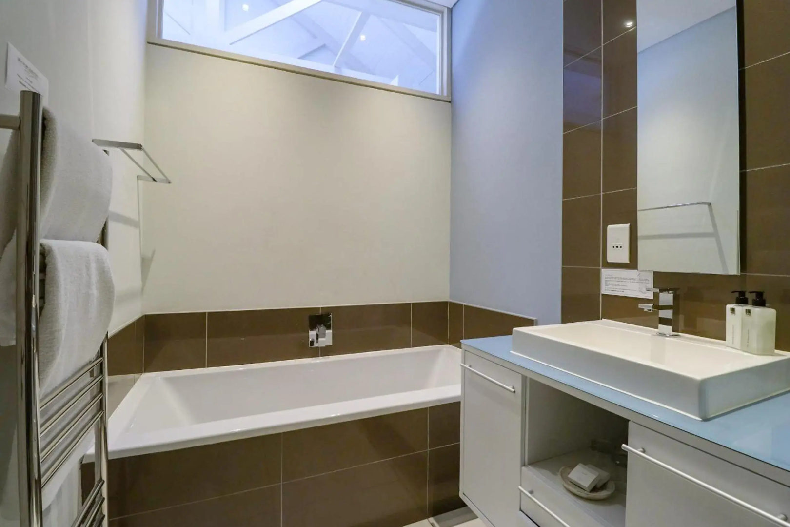 Отель Whale Coast All-Suite-Hotel
