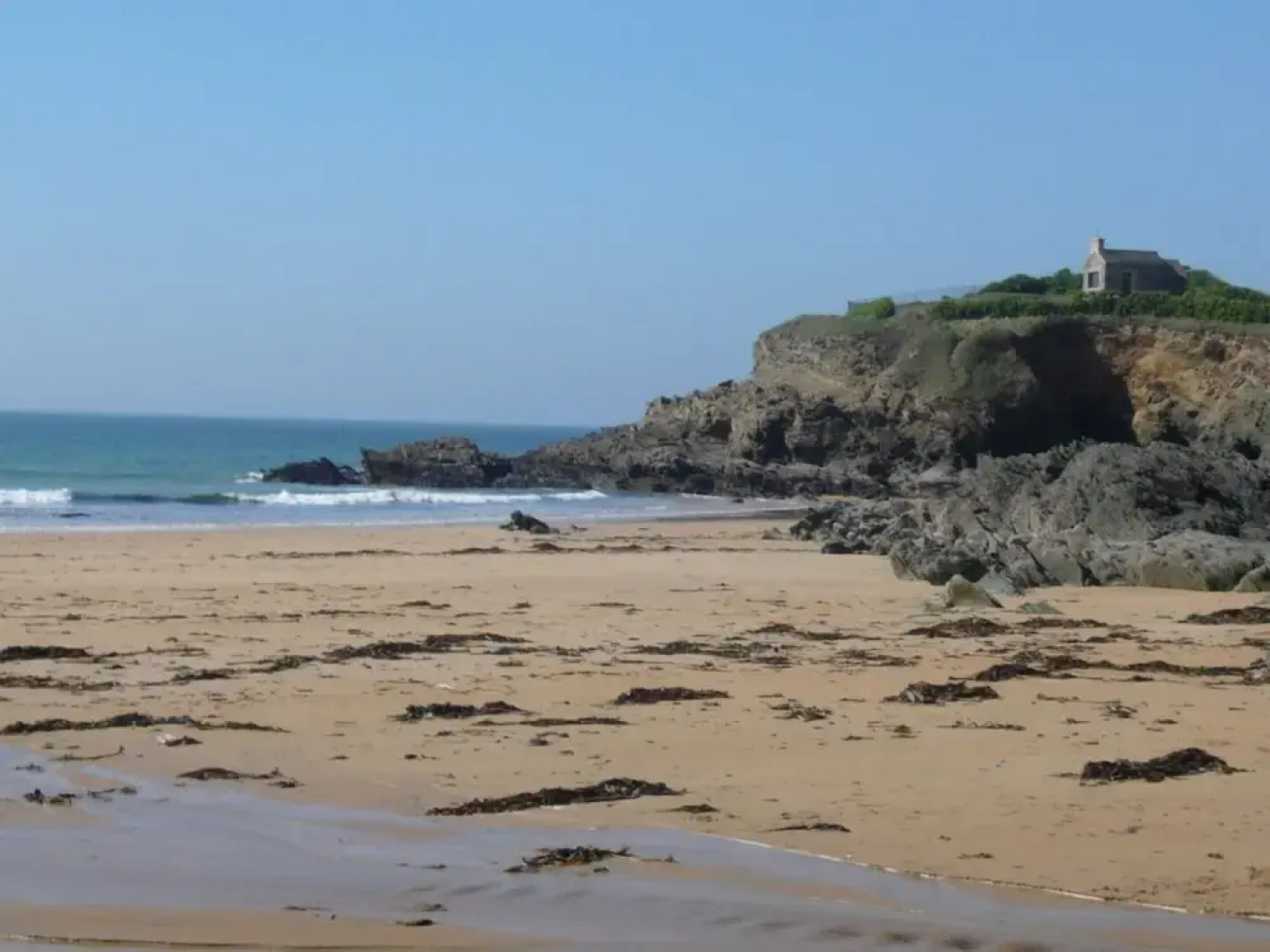 Scenic Villa in Moelan sur mer With Sauna