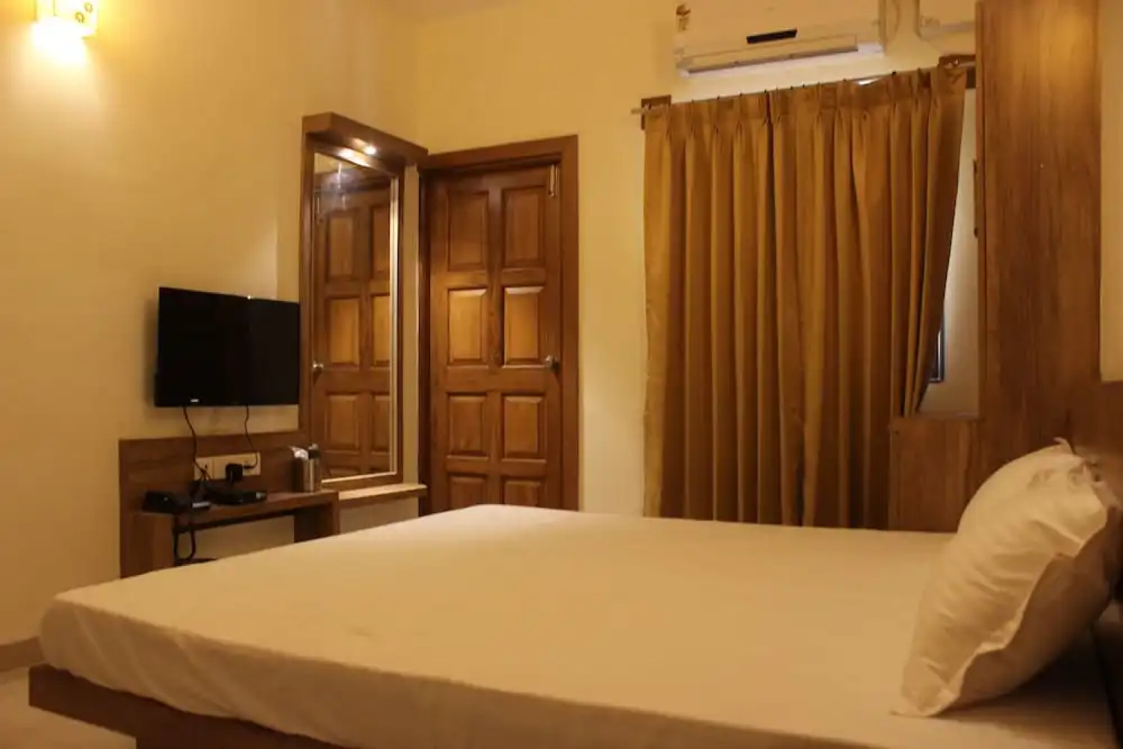 OYO 9290 Home Party 3 BHK North Goa Road