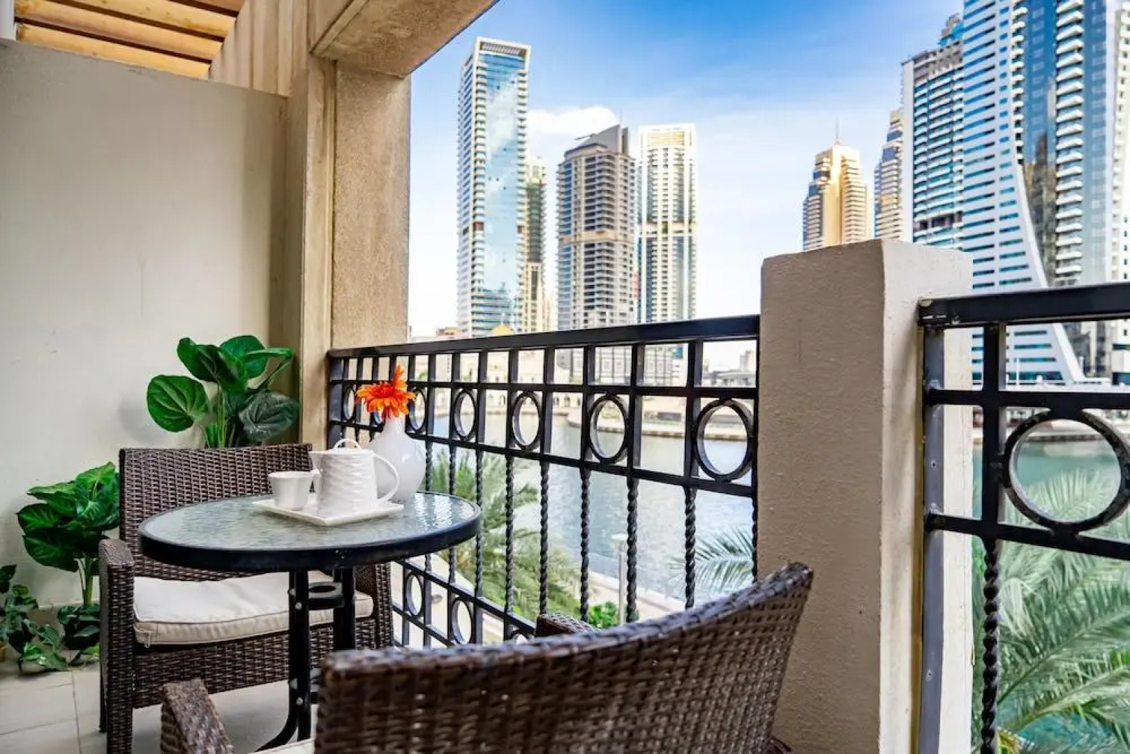 Отель HiGuests - Time place