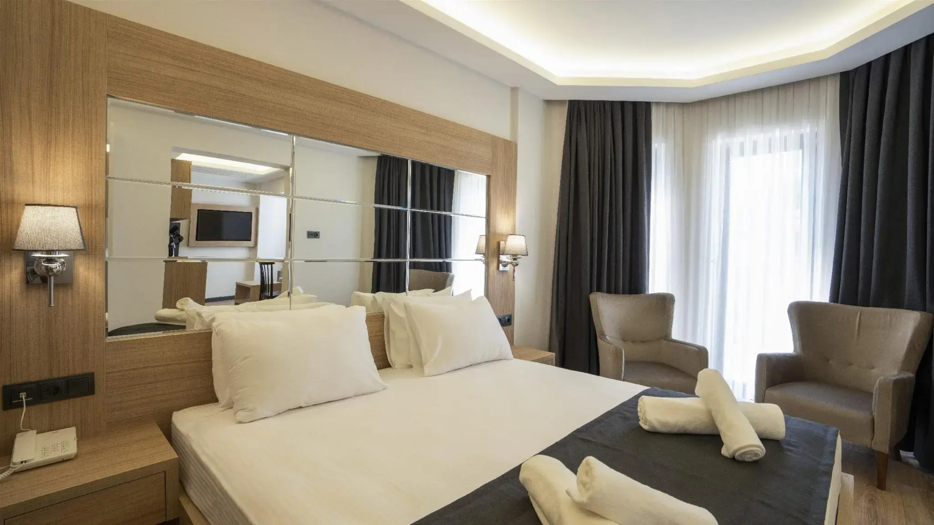 Alesta Seaside Residence