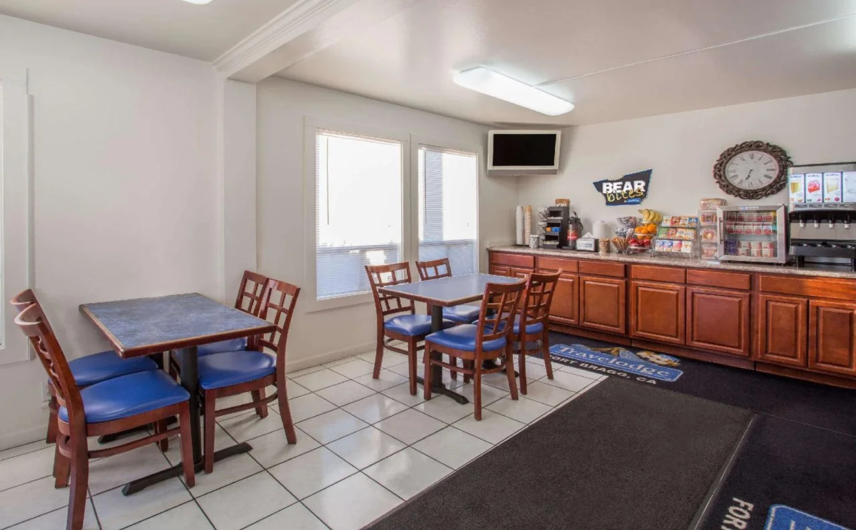 OMEO Suites Glass Beach