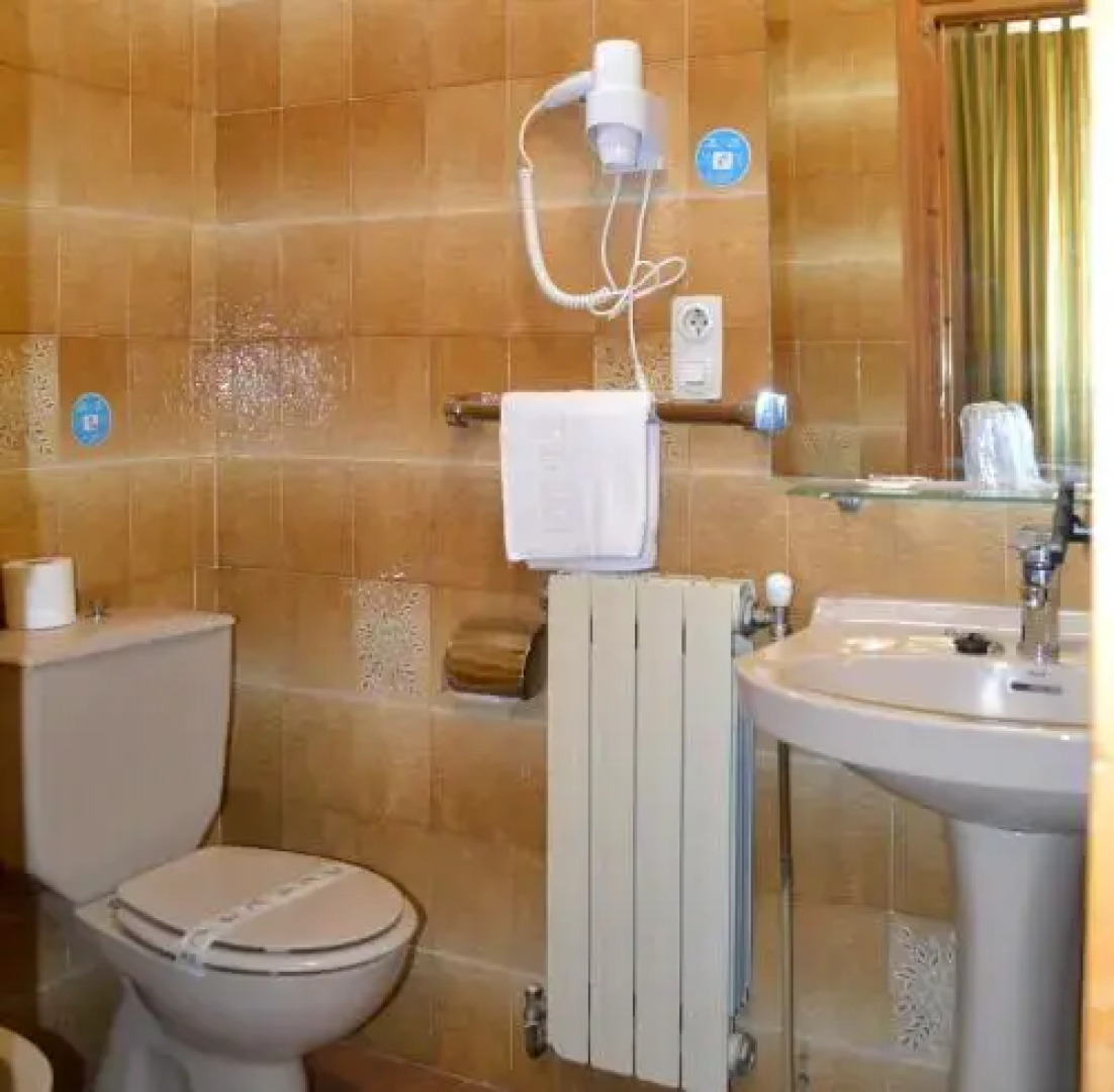 Hostal Aribel Longinos