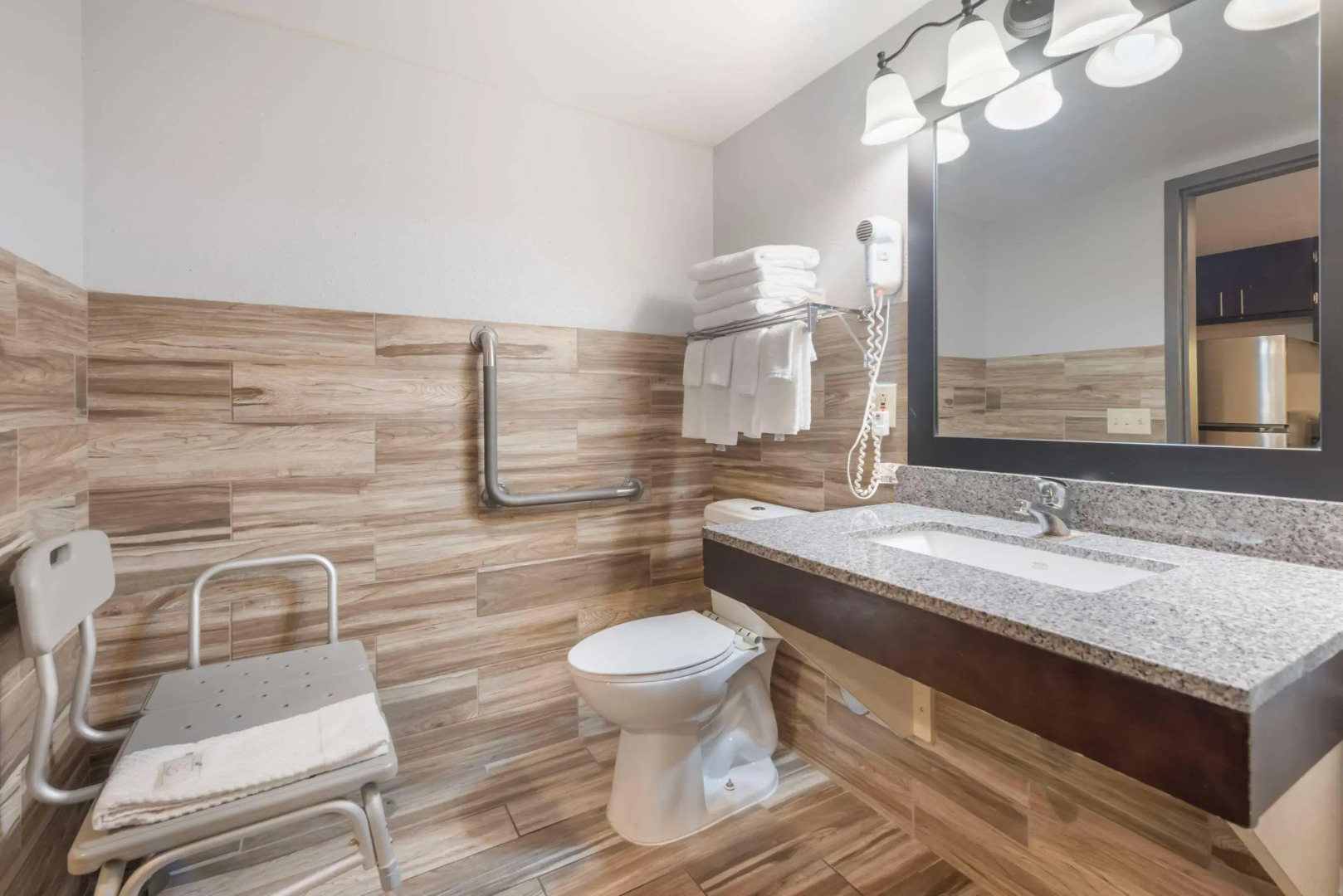 Quality Inn & Suites Mayo Clinic Area