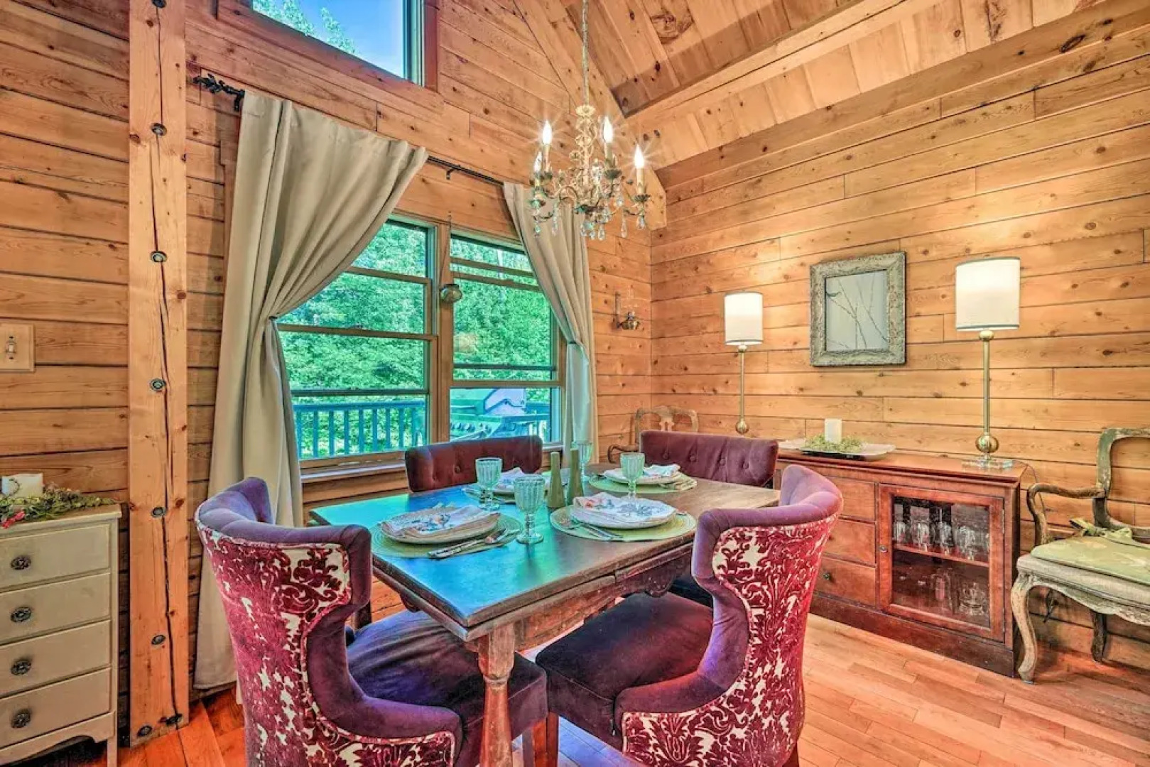 Game Room & Hot Tub: Pet-friendly Mount Snow Gem