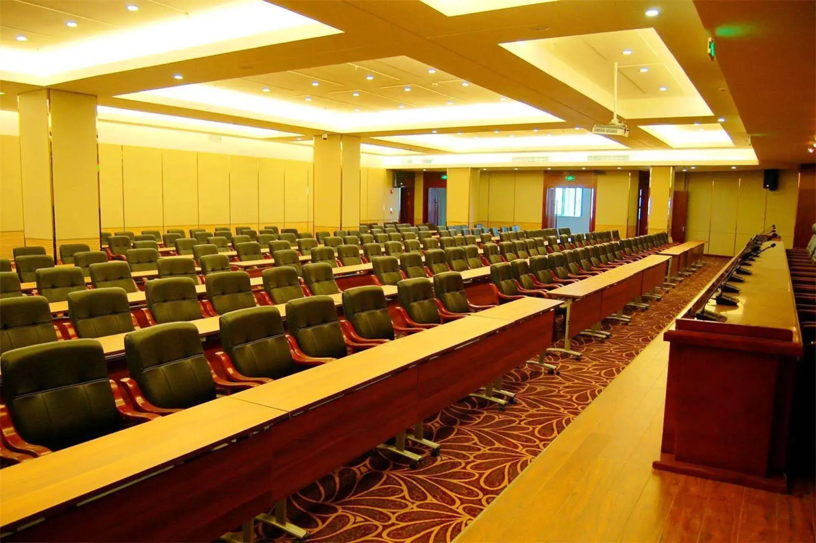 Yichang Guobin Bandao Hotel