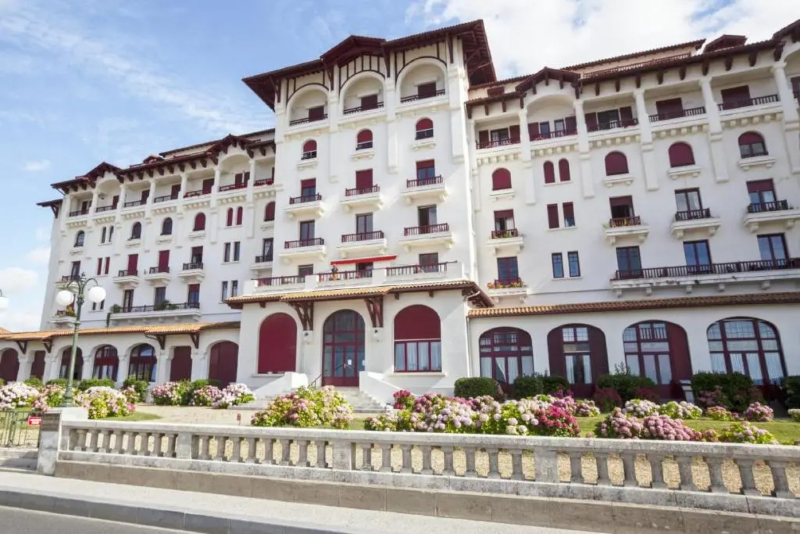 Nice quiet 3 1br with balcony and view on the beach of Hendaye Welkeys