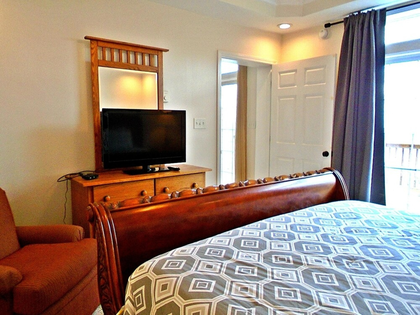 VCI - Klonteska Condominiums #D4