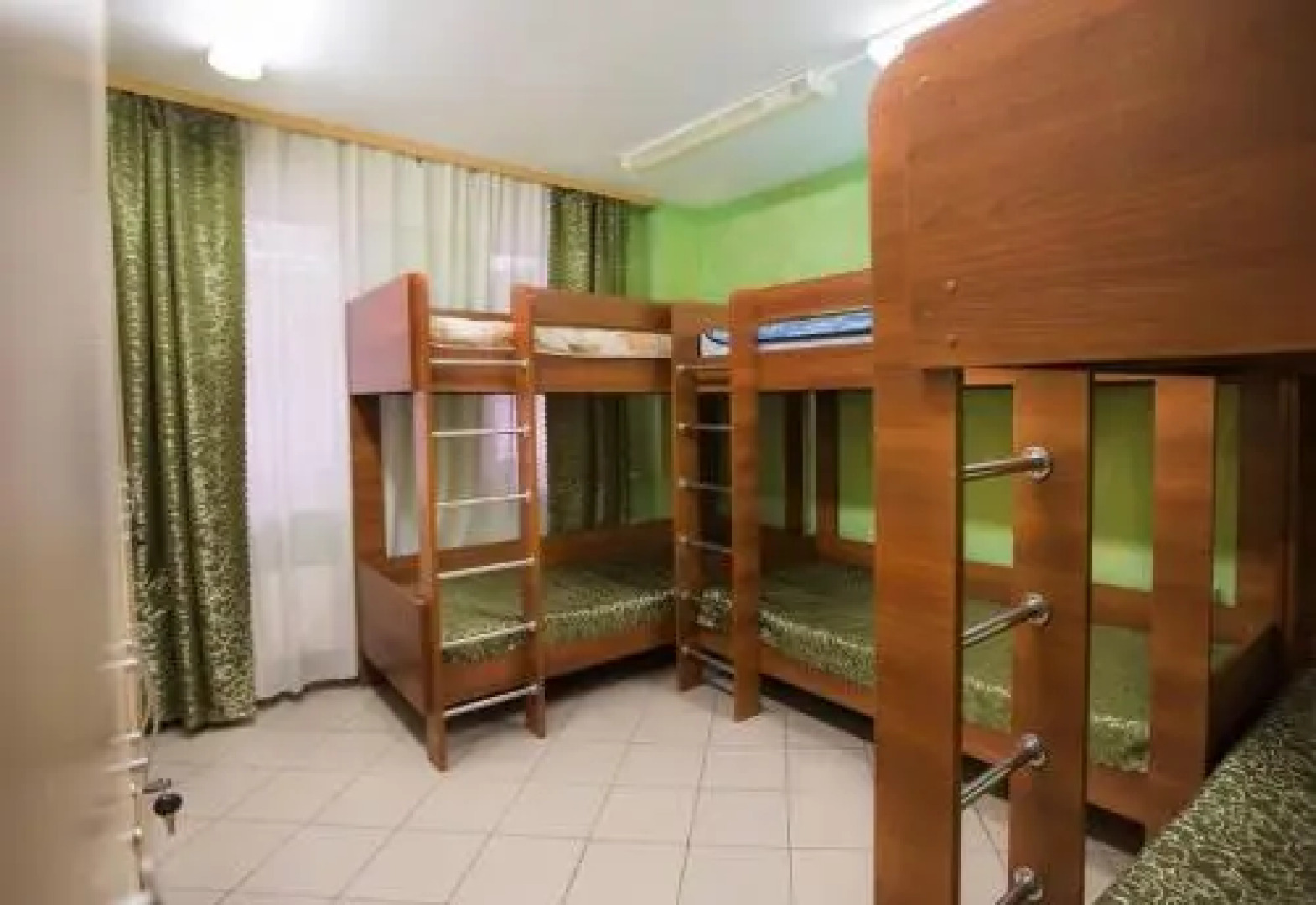 Green Street Hotel & Hostel