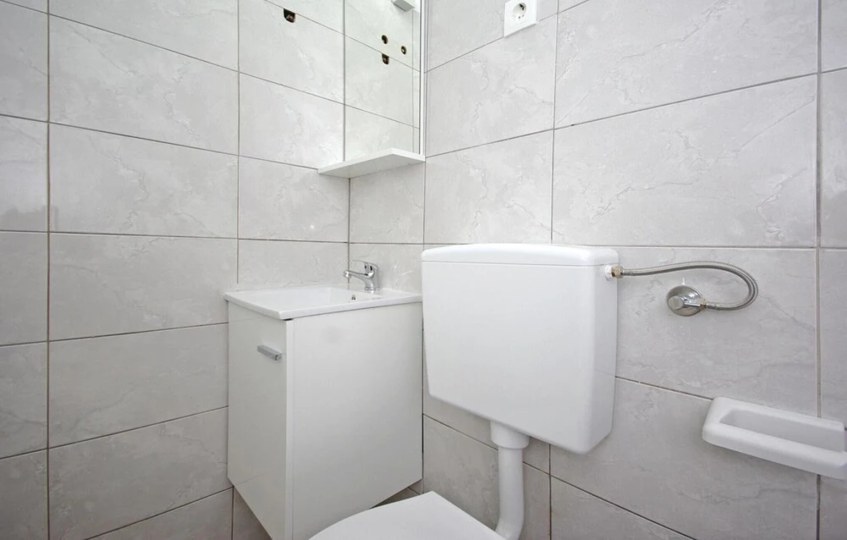 Amazing Home in Makarska With Wifi and 3 Bedrooms