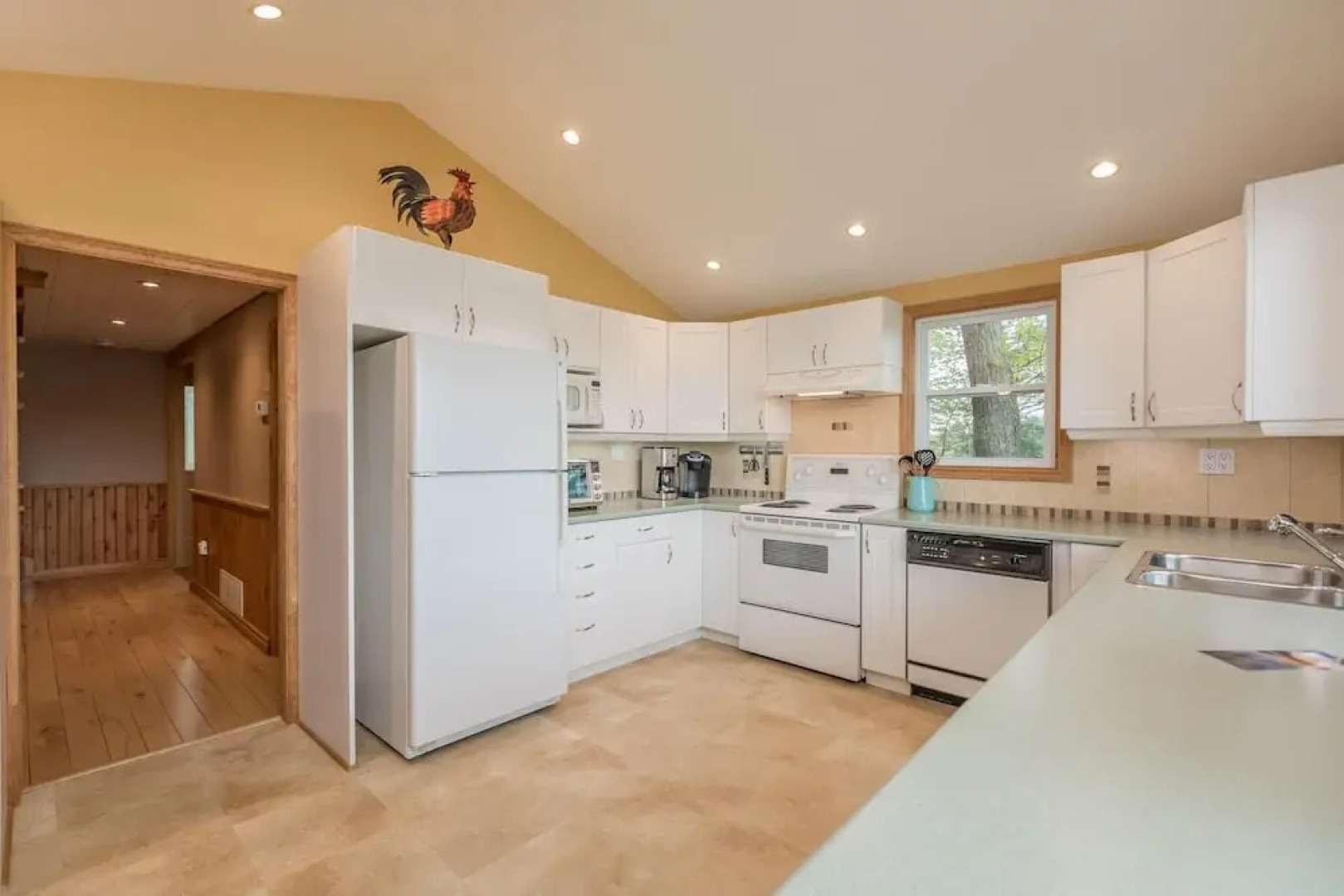 Brandy on the Rocks ~ a perfect family retreat on Brandy Lake!