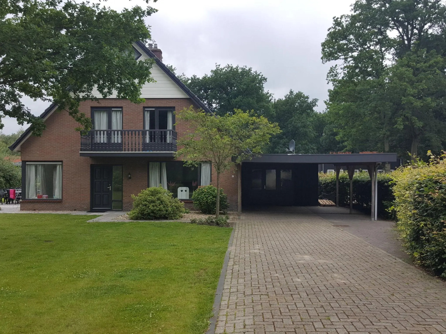 Comfortable villa with a dishwasher, near a national park