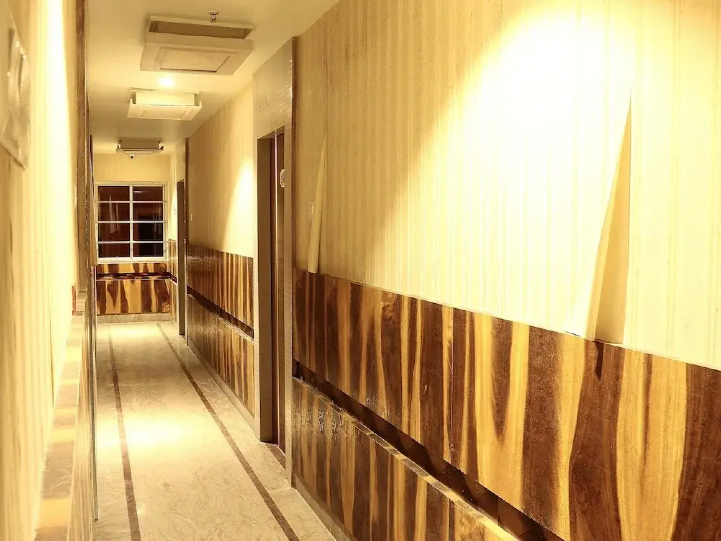 OYO Premium Airport Gate No 1