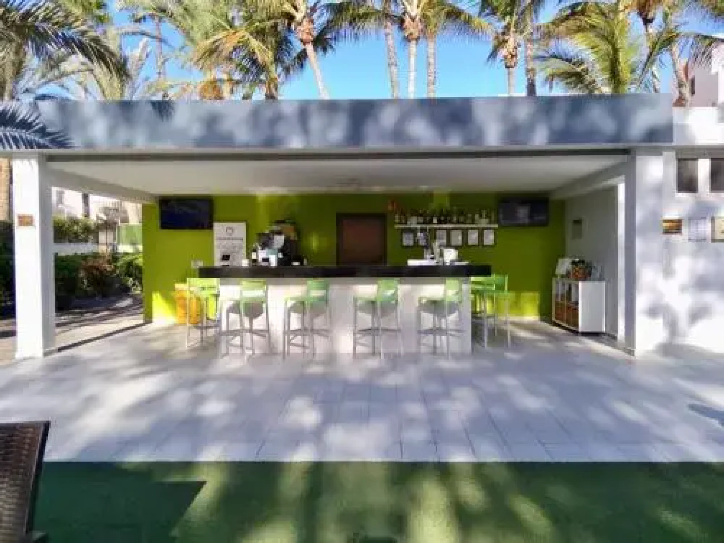 R2 Romantic Fantasia Suites Adults Only